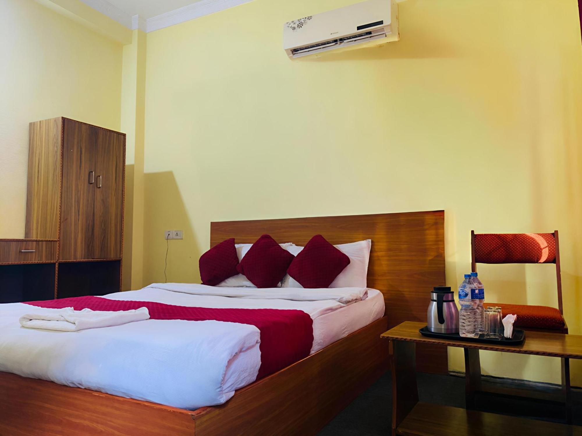 Hotel Daisy Park Siddharthanagar Exterior photo